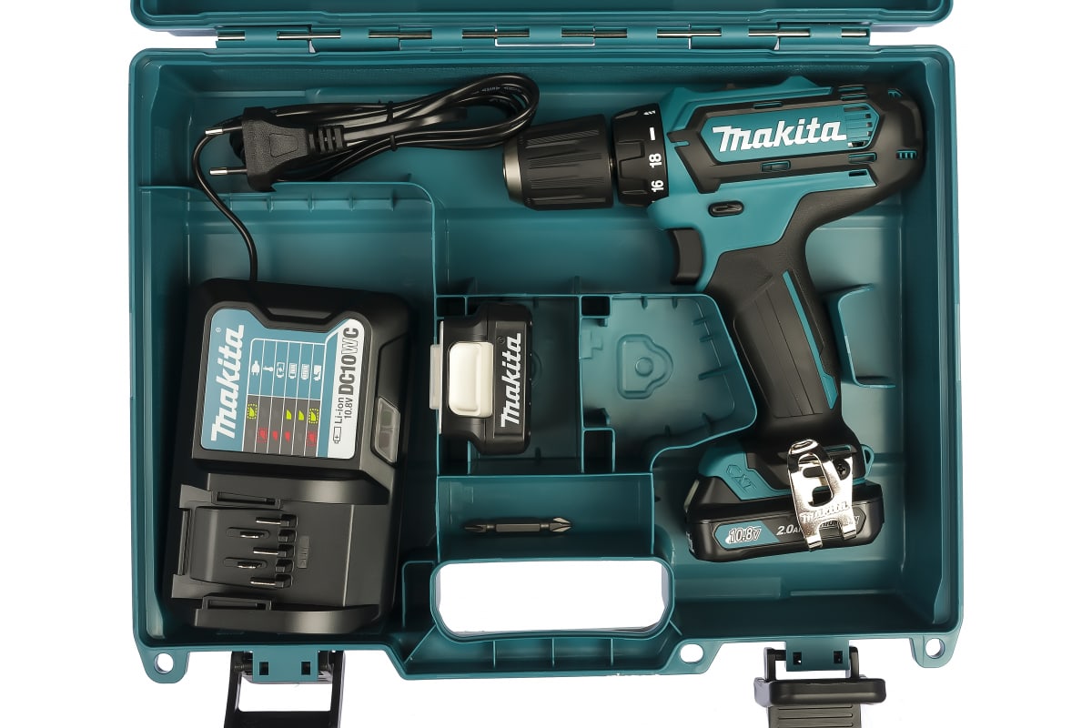 Аккумуляторная дрель-шуруповерт Makita CXT DF331DWAE