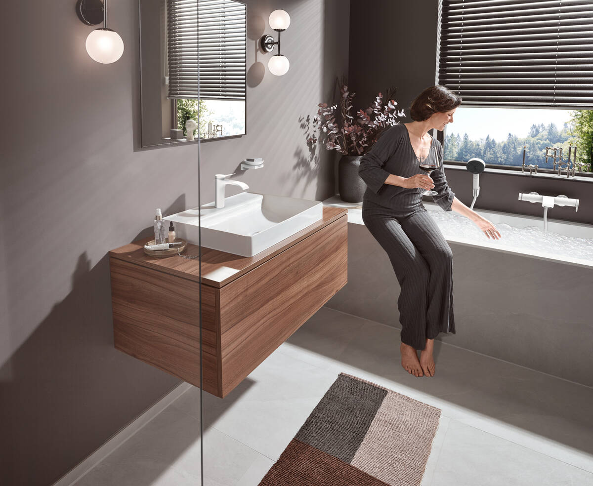 Смеситель для раковины Hansgrohe Vivenis 110 75020700 с донным клапаном, матовый белый