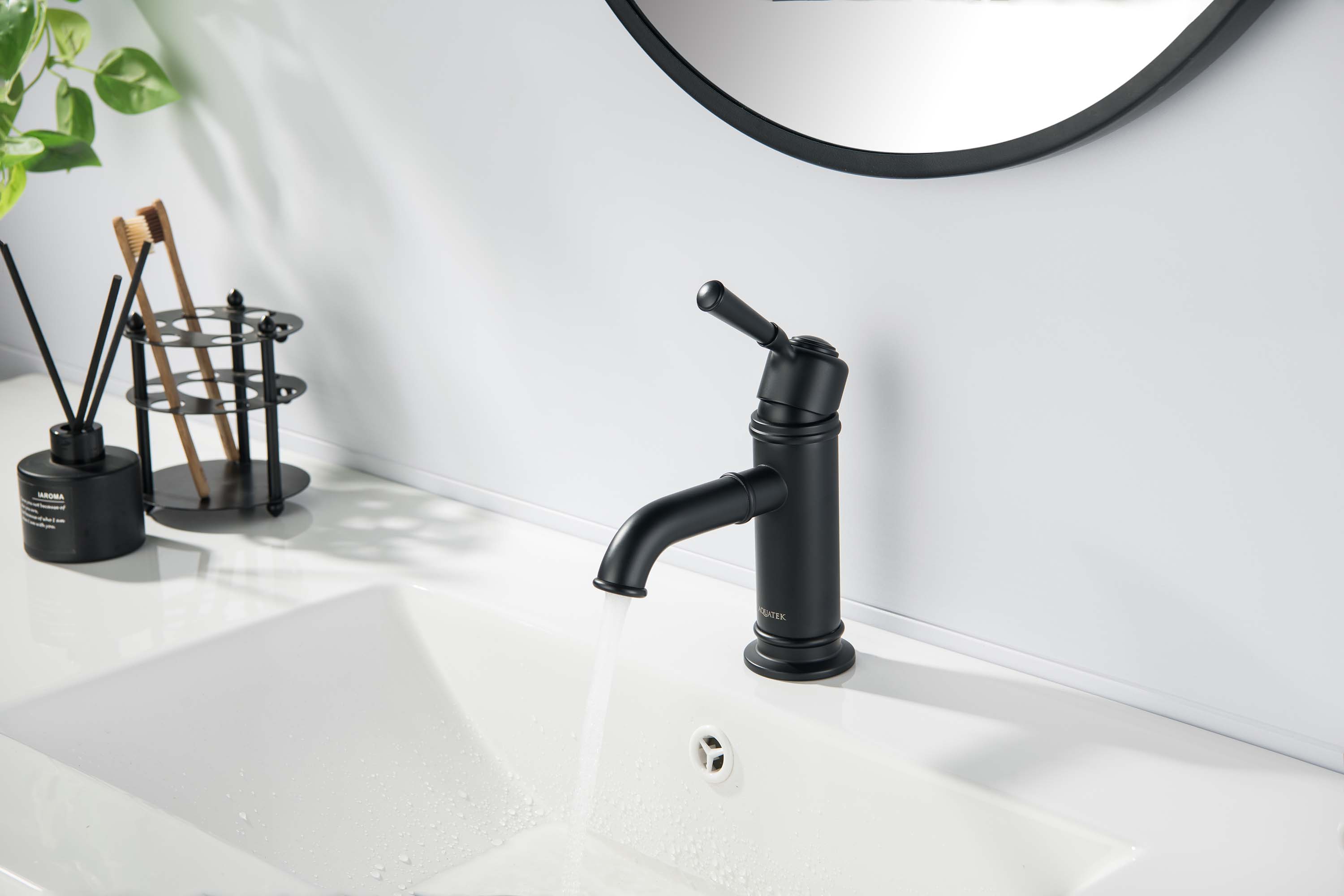 Смеситель для раковины Aquatek Классик AQ1510MB черный матовый