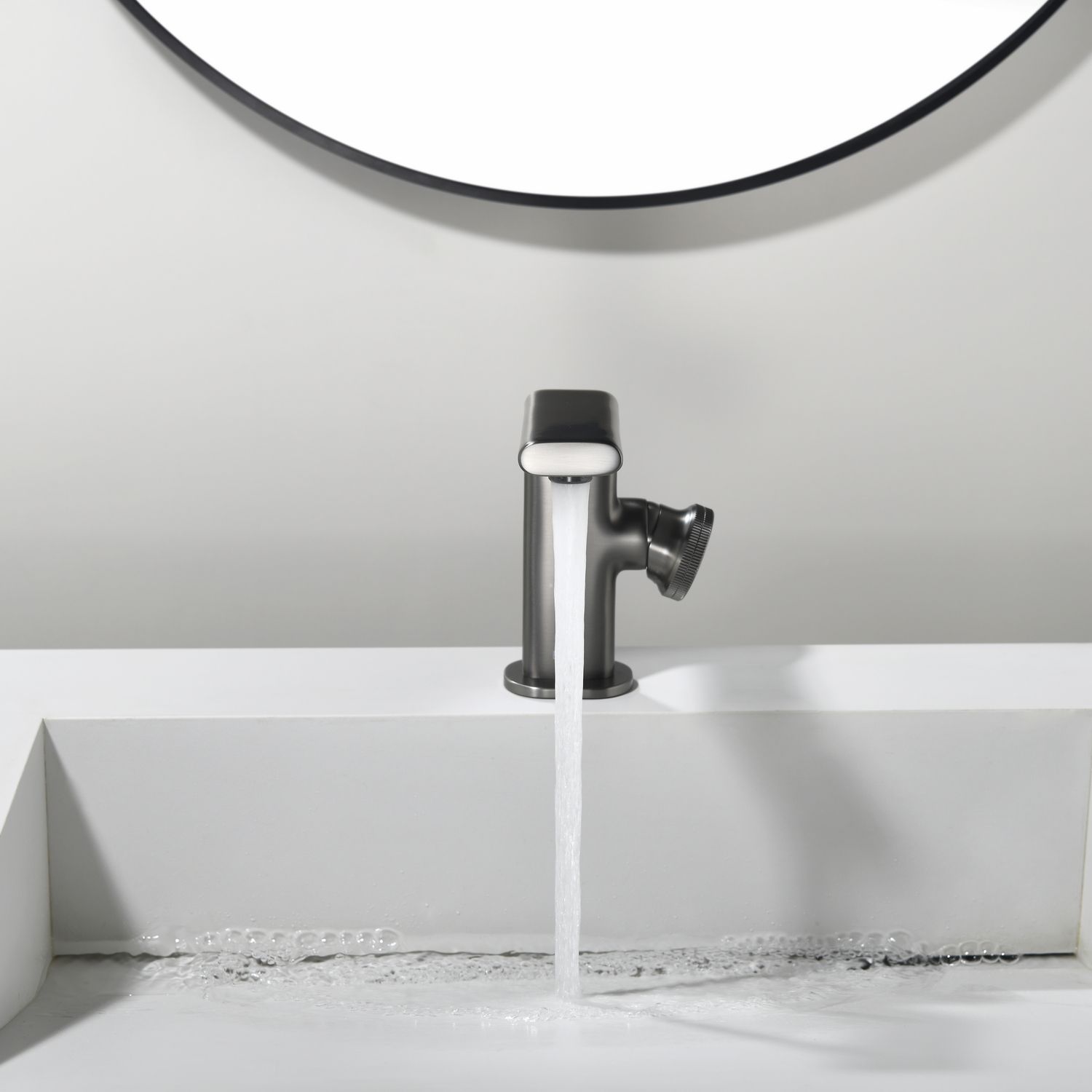 Смеситель для раковины Black&White Gravity GF-7207-GM оружейная сталь