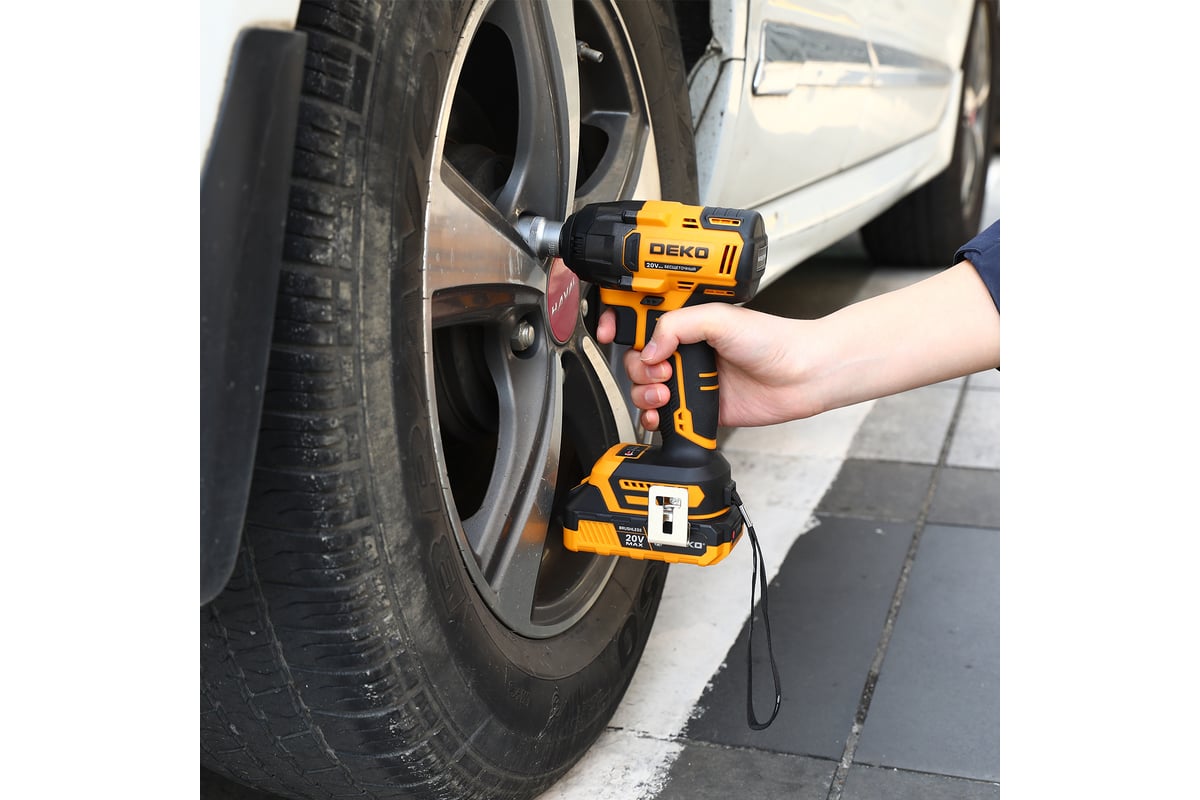 Аккумуляторный бесщеточный гайковерт Deko DKIS20 кейс, 20 В, 3 А ч 063-4033