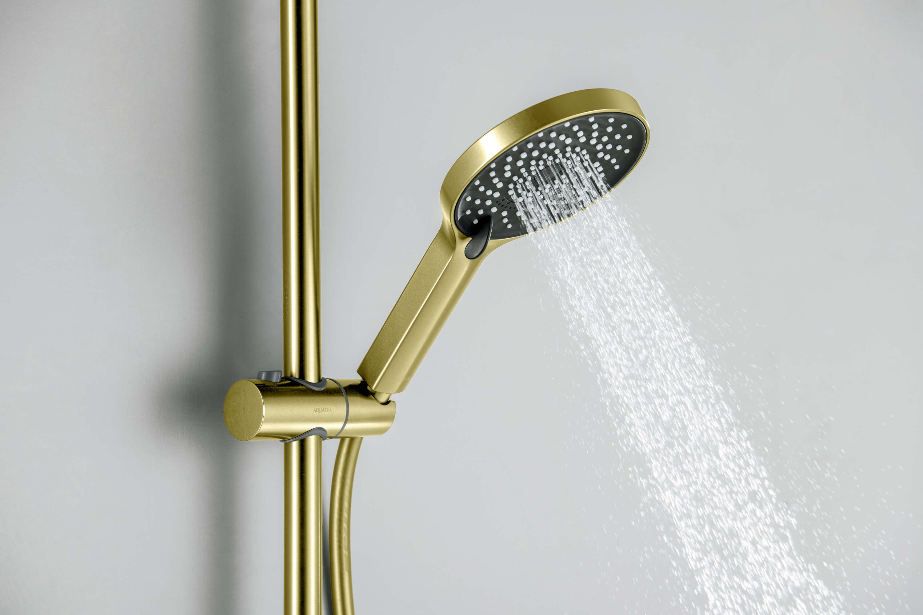 Душевой гарнитур Aquatek Лугано AQ2022BG шлифованное золото Душевой гарнитур Aquatek Лугано AQ2022BG шлифованное золото