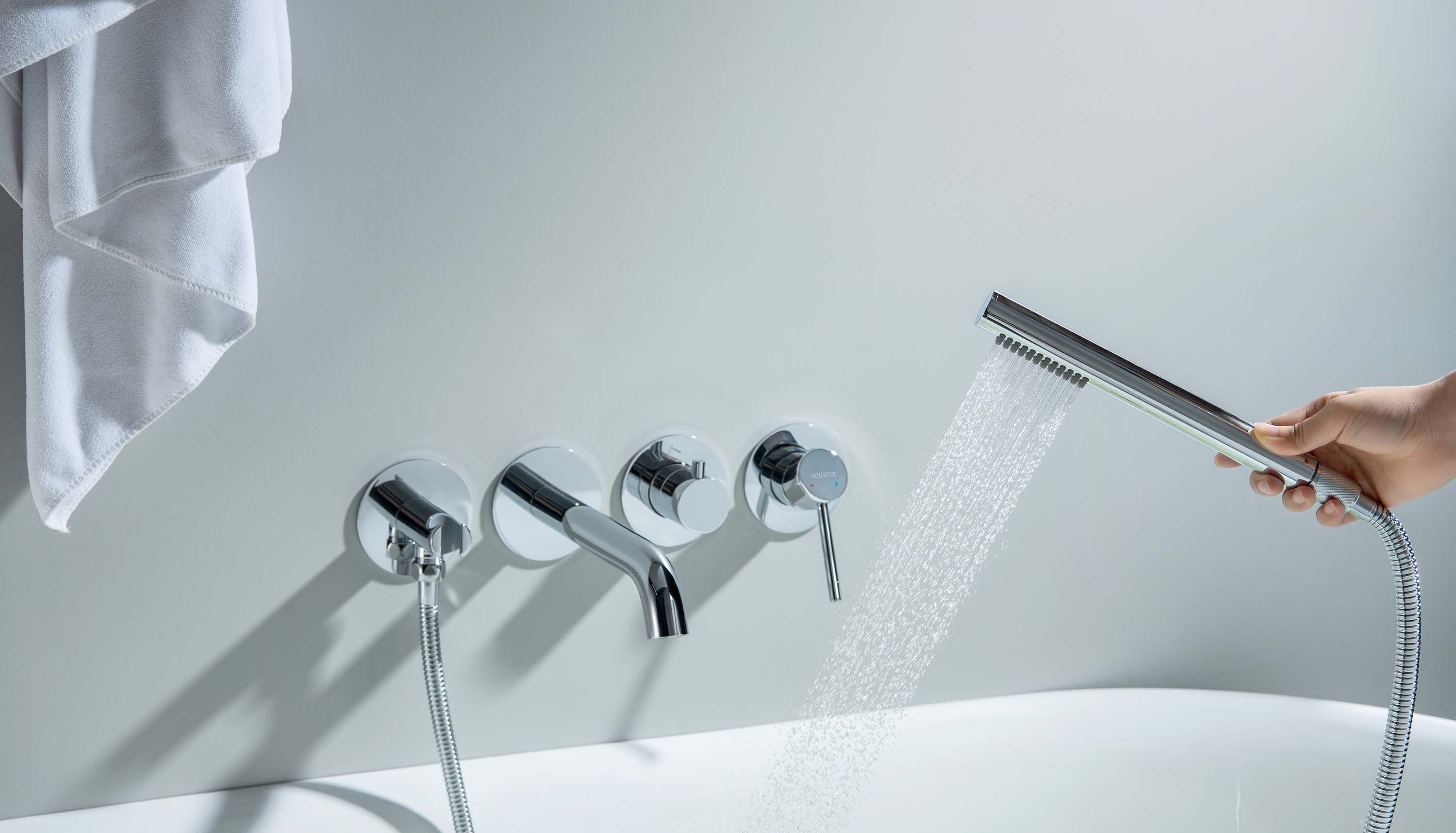 Смеситель для ванны Aquatek Европа AQ1344CR хром Смеситель для ванны Aquatek Европа AQ1344CR хром