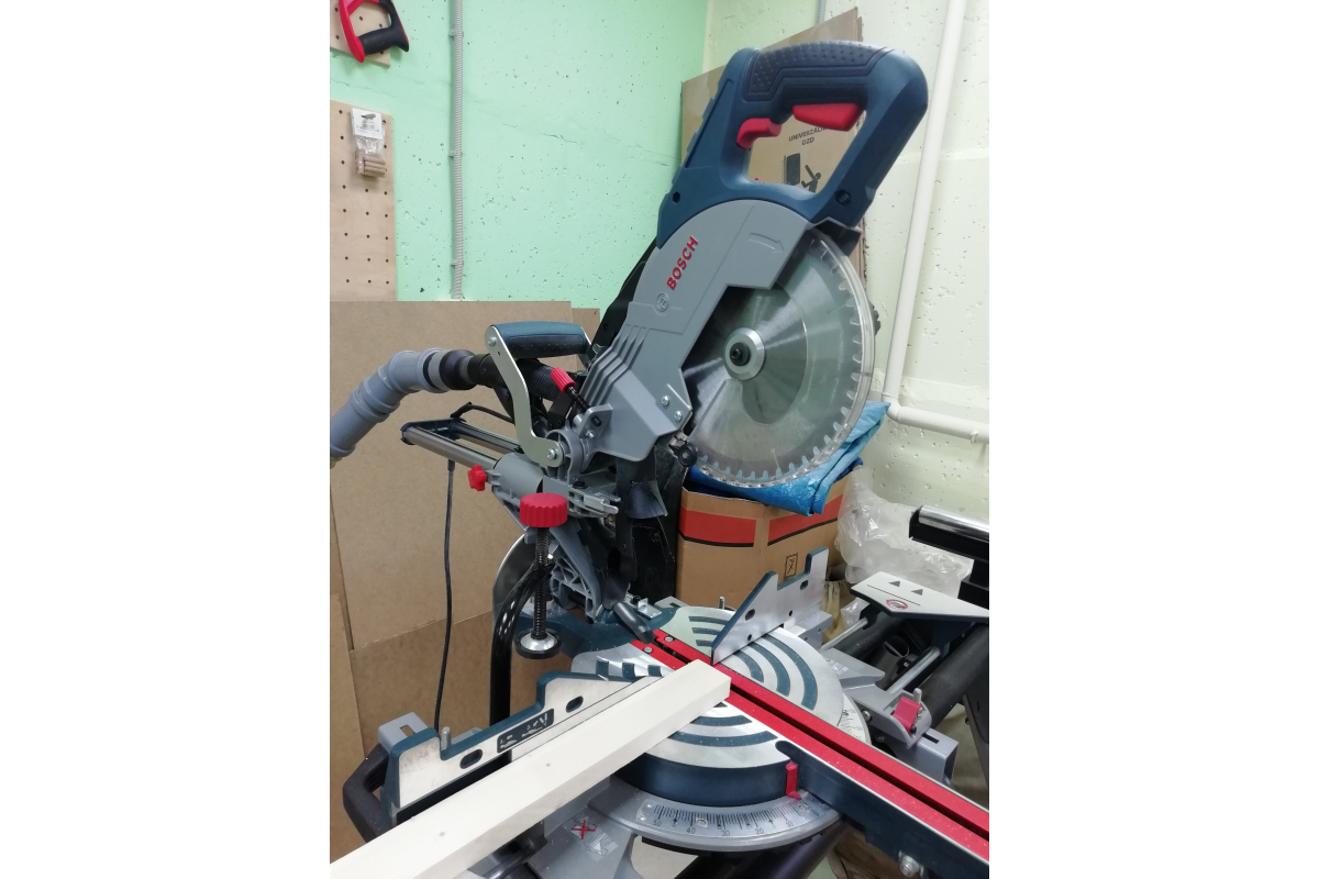 Торцовочная пила Bosch GCM 8 SJL Professional 0.601.B19.100