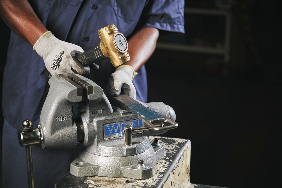Слесарные тиски WILTON TRADESMAN 165 мм 1765 28807EU