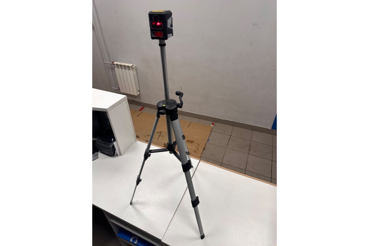 Лазерный самовыравнивающийся уровень со штативом Deko DKLL11 SET 2 065-0271