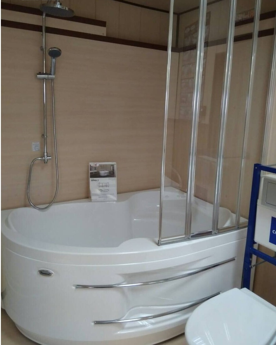 Акриловая ванна Ваннеса Ирма 169х110 с полотенцедержателем, г/м Актив хром, R