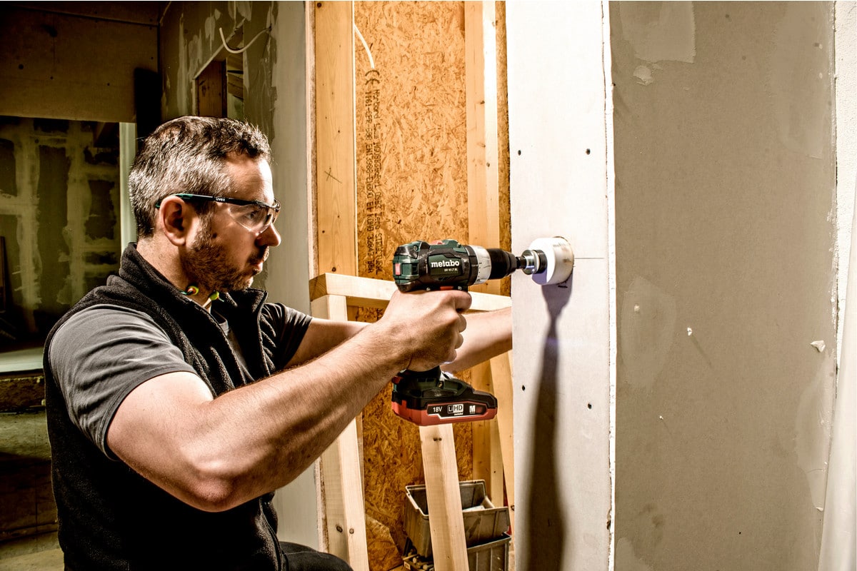 Аккумуляторная ударная дрель-шуруповерт Metabo SB 18 LT BL 602316800