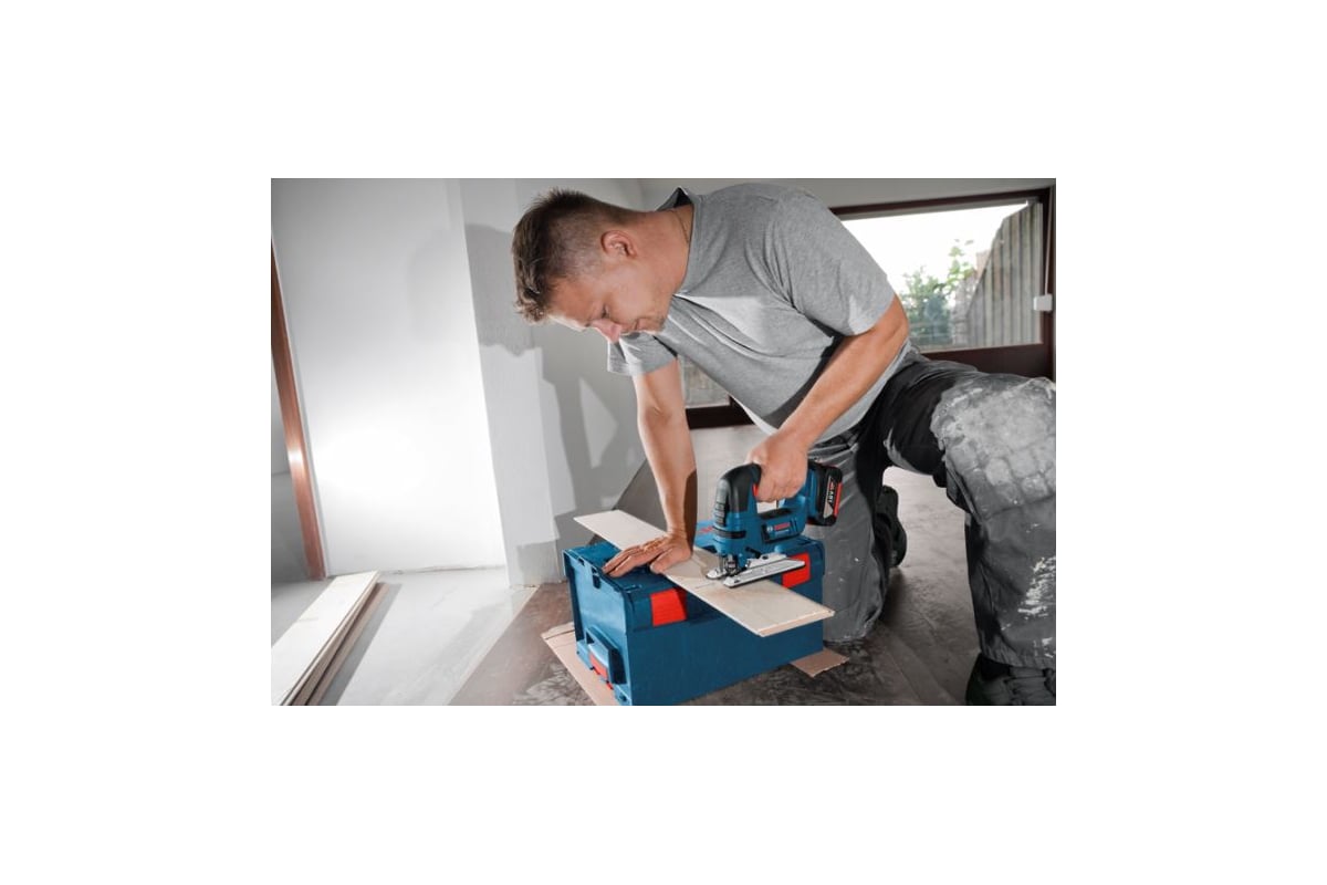 Аккумуляторная лобзиковая пила Bosch GST 18 V-LI B 0.601.5A6.103
