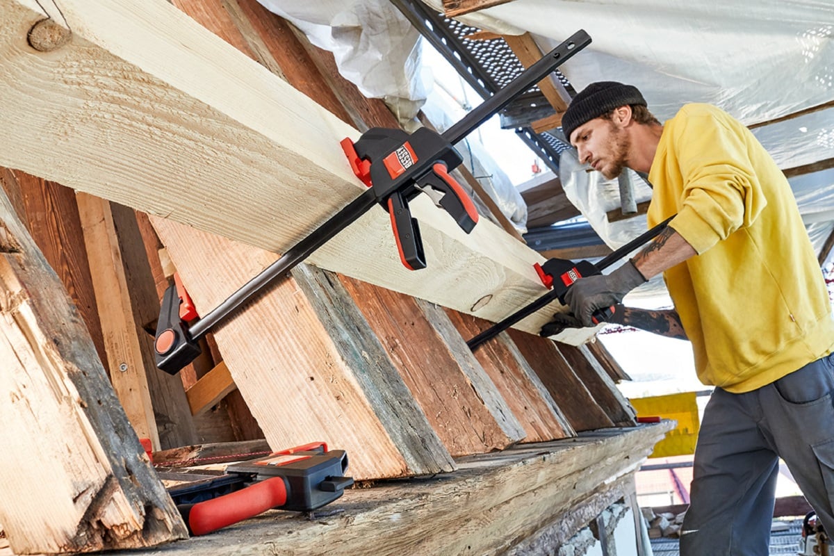 Струбцина пистолетного типа BESSEY 2.7 кН, 300 x 90 мм, распор 195-490 мм BE-EZXL30-9