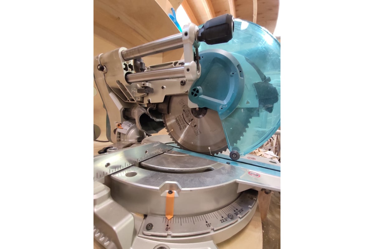 Торцовочная пила Makita LS1219