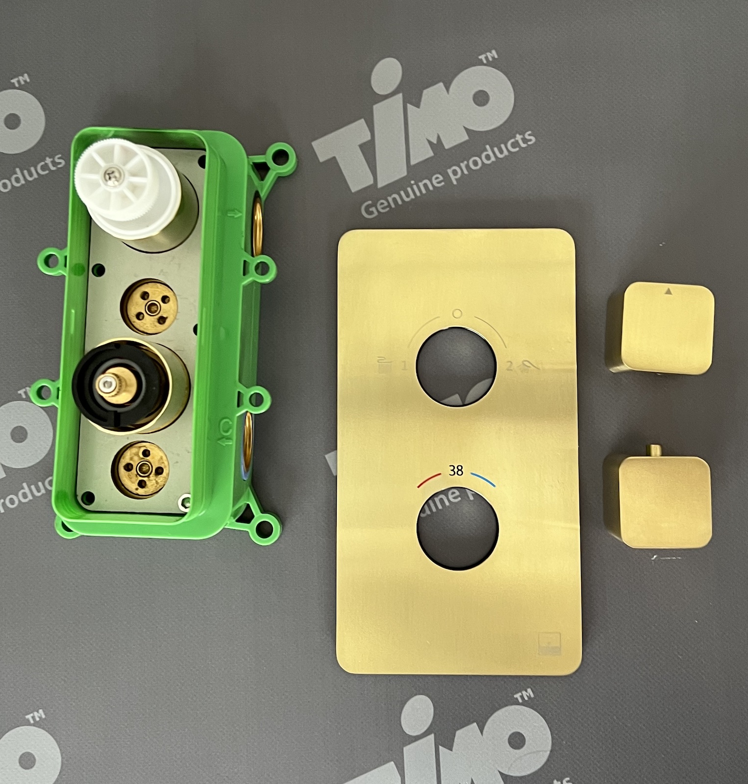 Душевой набор Timo Petruma SX-5019/17SM с термостатом, золото матовое
