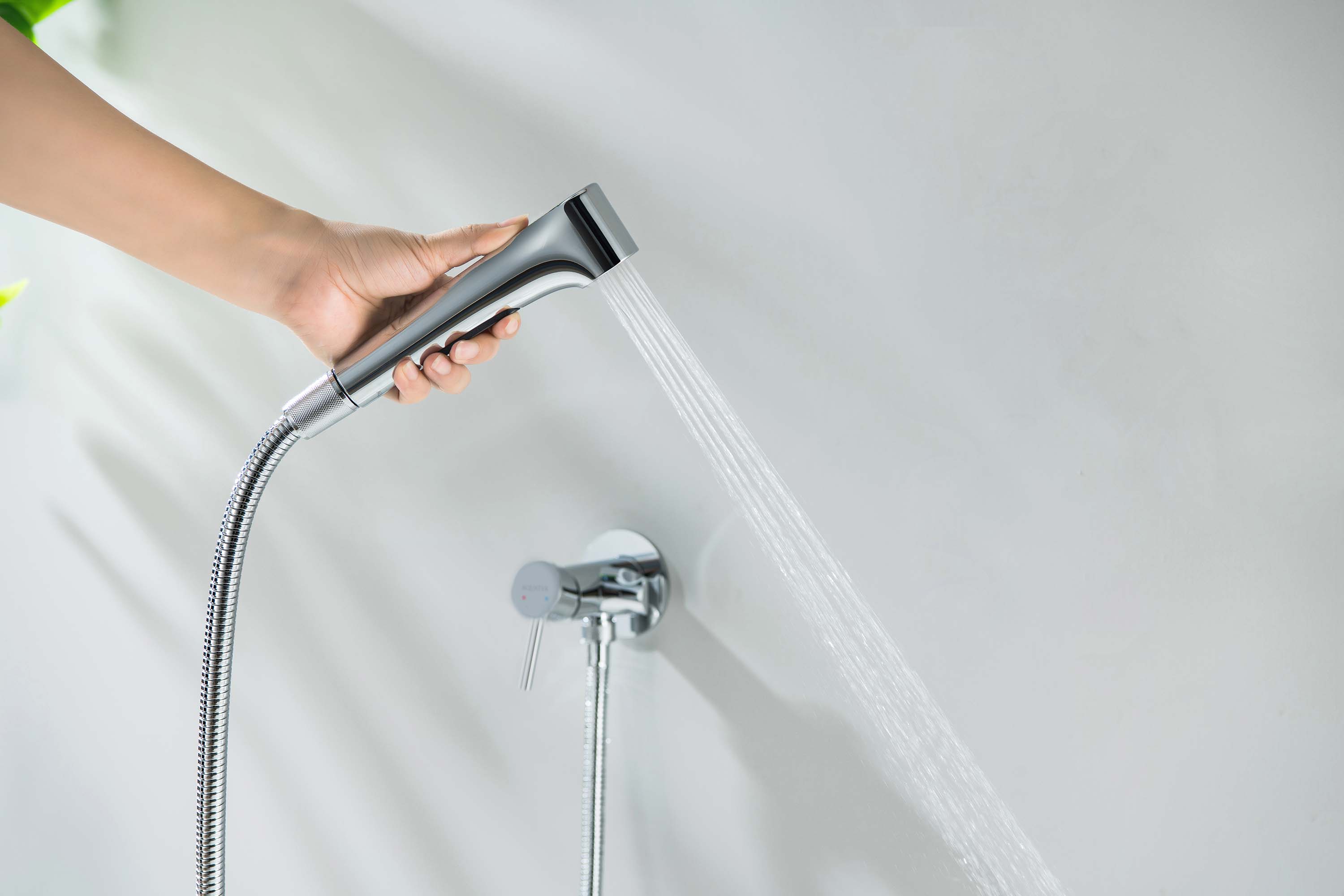 Смеситель Aquatek Европа AQ1020CR с гигиеническим душем, хром Смеситель Aquatek Европа AQ1020CR с гигиеническим душем, хром