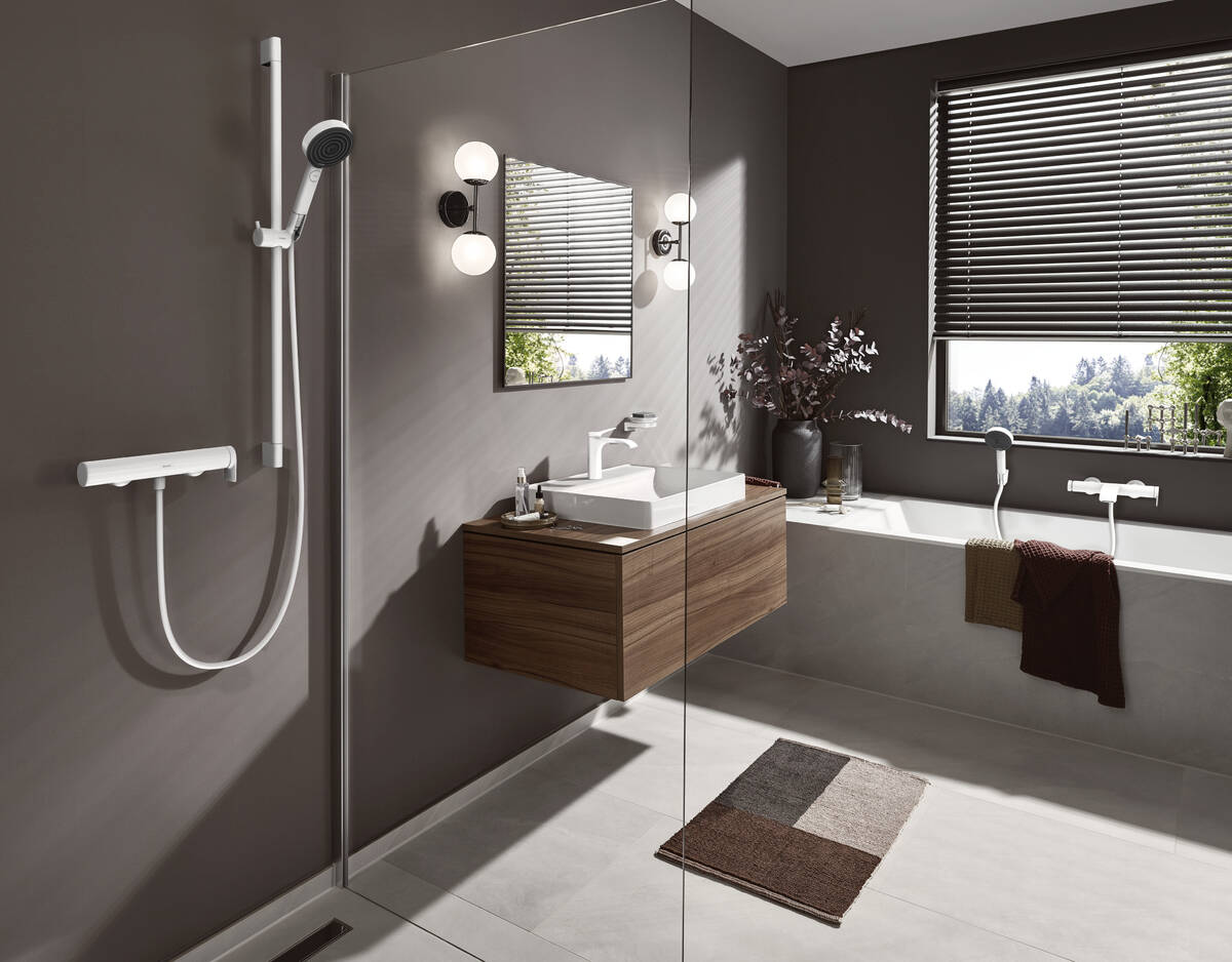 Смеситель для раковины Hansgrohe Vivenis 110 75022700 матовый белый