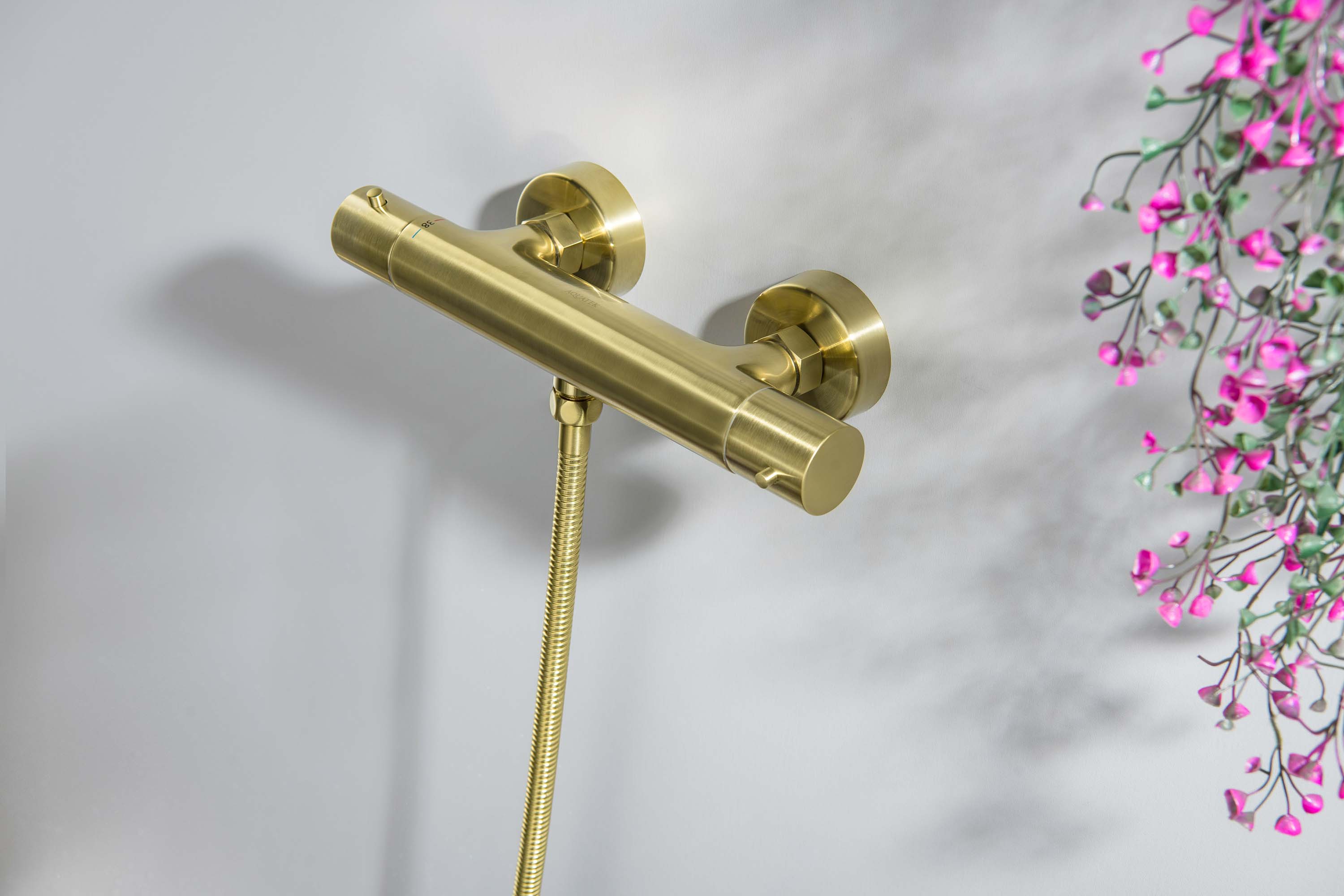 Смеситель для душа Aquatek Европа AQ1363BG термостат, шлифованное золото