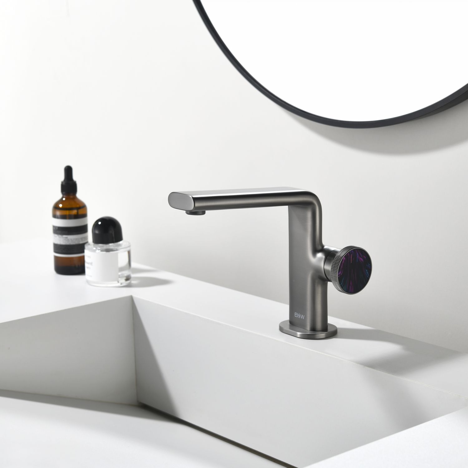 Смеситель для раковины Black&White Gravity GF-7207-GM оружейная сталь