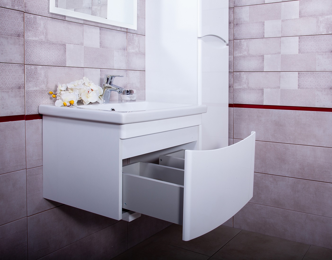 Мебель для ванной Бриклаер Вега 60 см белый глянец