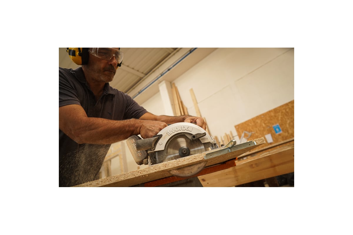 Аккумуляторная бесщеточная циркулярная пила Worx WX520.9
