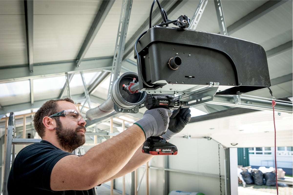 Аккумуляторный ударный гайковерт Metabo SSW 18 LTX 400 BL SE 602255850