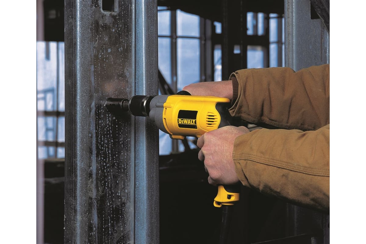 Безударная дрель DeWalt DW 236 I