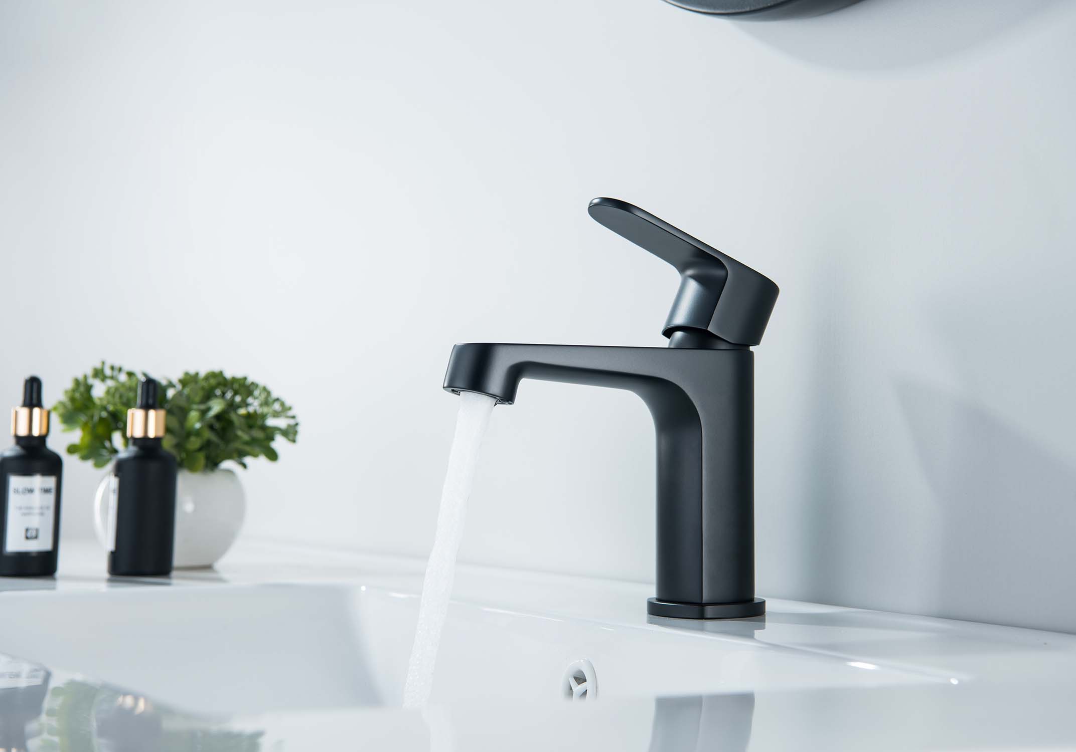 Смеситель для раковины Aquatek Оберон AQ1210MB черный матовый