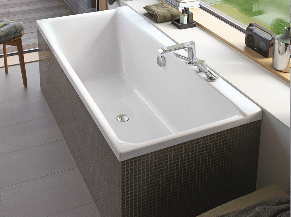 Акриловая ванна Duravit P3 Comforts 700296 170x75 с ножками, левый наклон для спины