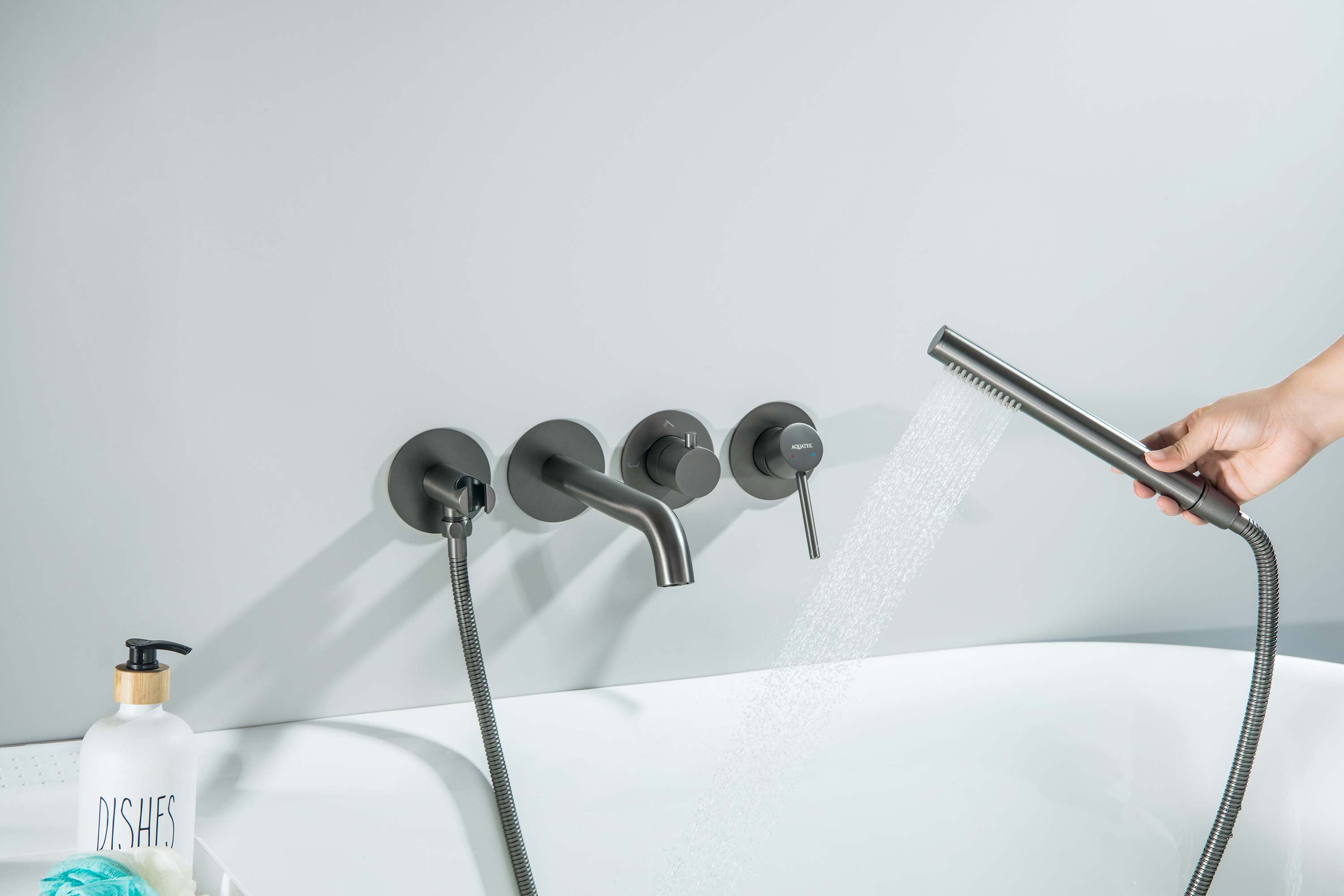 Смеситель для ванны Aquatek Европа AQ1344BGM оружейная сталь Смеситель для ванны Aquatek Европа AQ1344BGM оружейная сталь