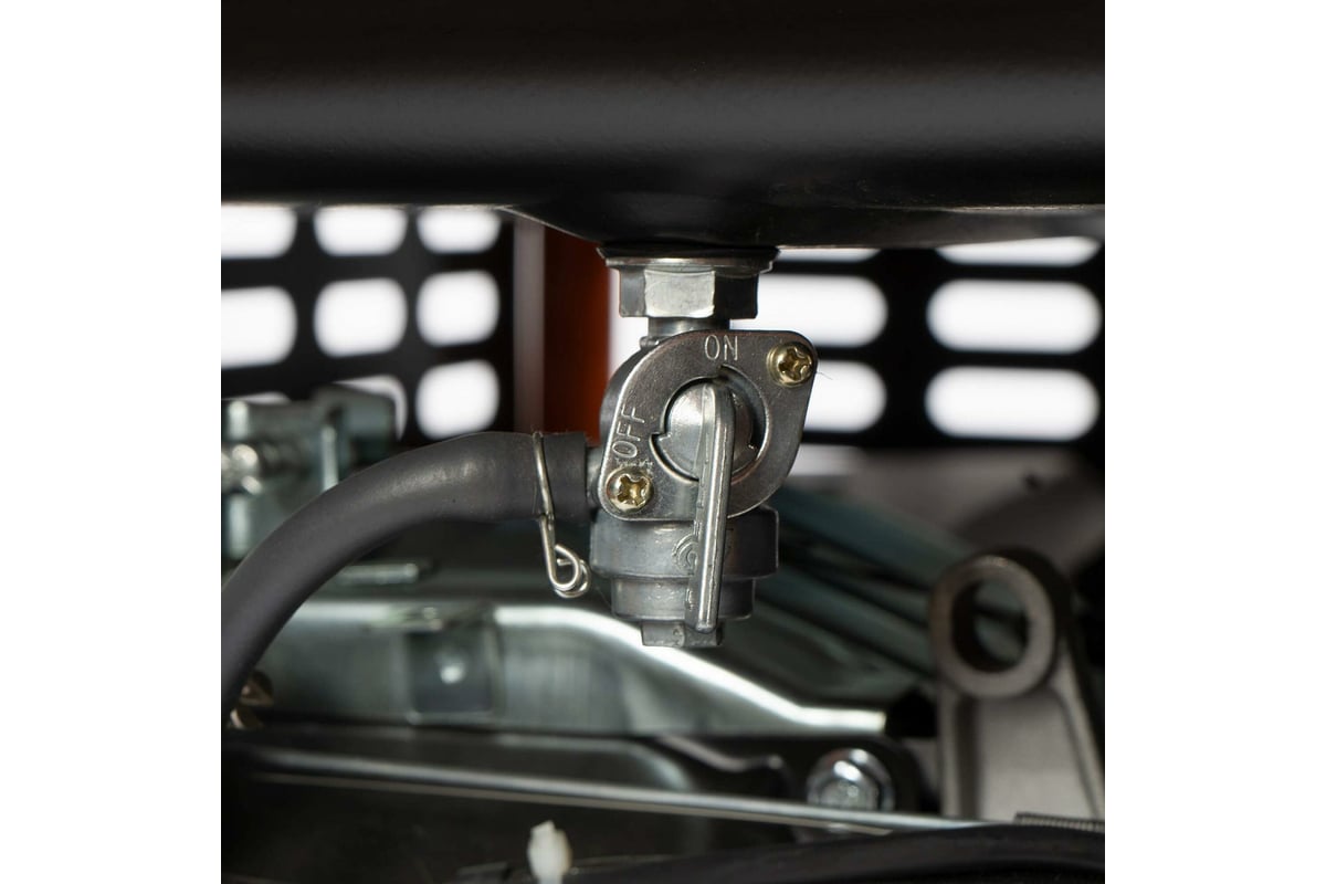 Бензиновый генератор с функцией Dual Power Daewoo GDA 7500DPE-3