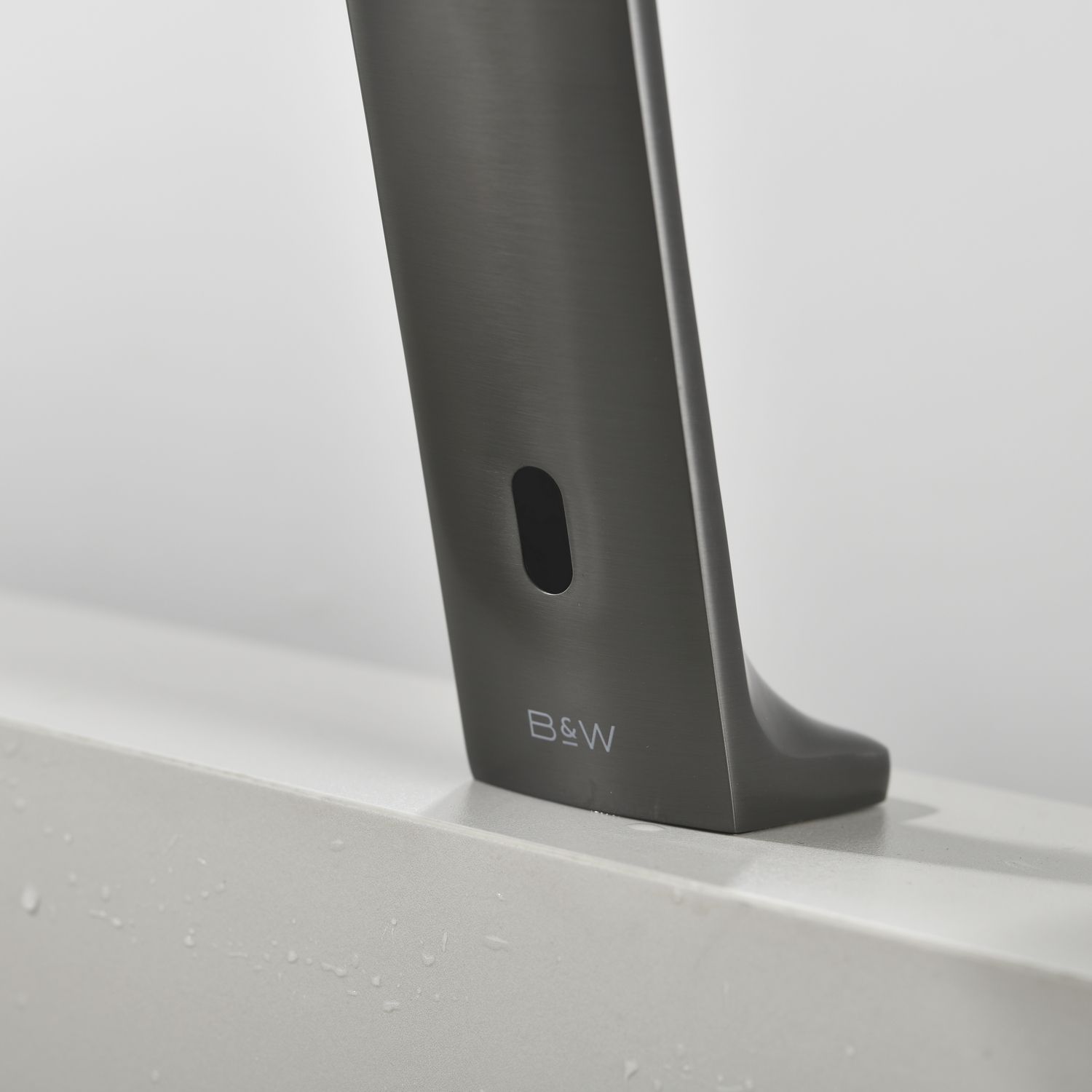 Смеситель для раковины Black&White Gravity GS-7102-GM сенсорный, оружейная сталь