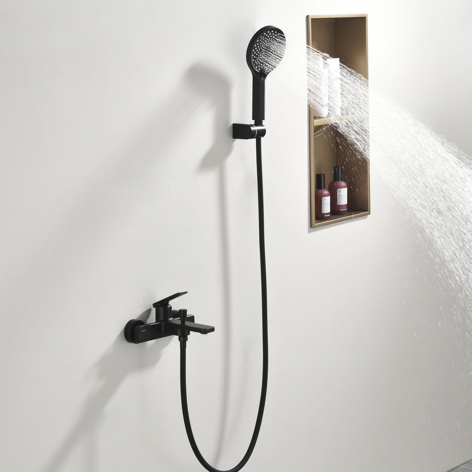 Смеситель для ванны Black&White Gravity GL-9101-MB черный матовый Смеситель для ванны Black&White Gravity GL-9101-MB черный матовый