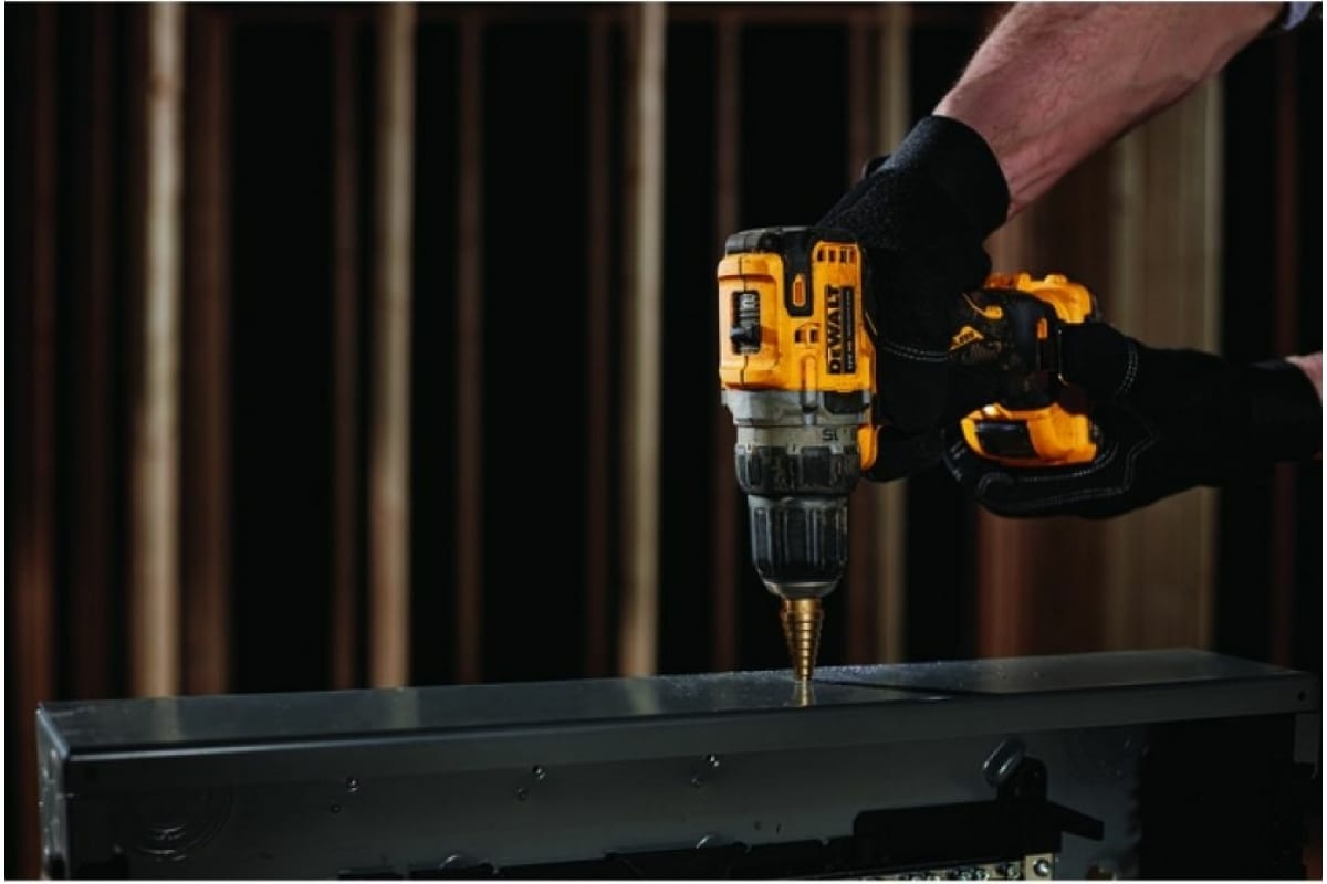 Бесщеточная дрель-шуруповерт DeWalt 12 В XR DCD701N-XJ