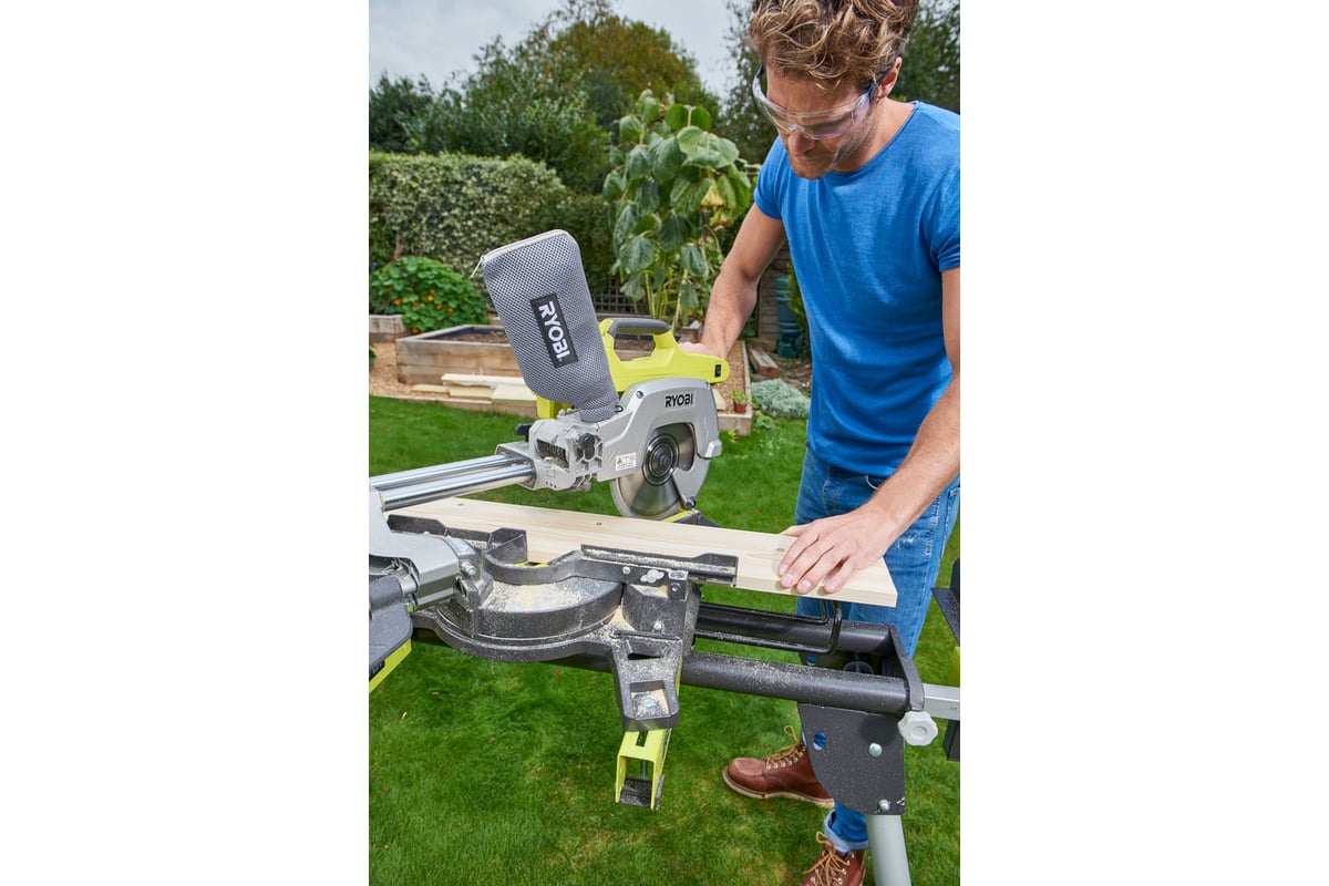 Аккумуляторная торцовочно-усовочная пила Ryobi ONE+ R18MS216-0 5133003597