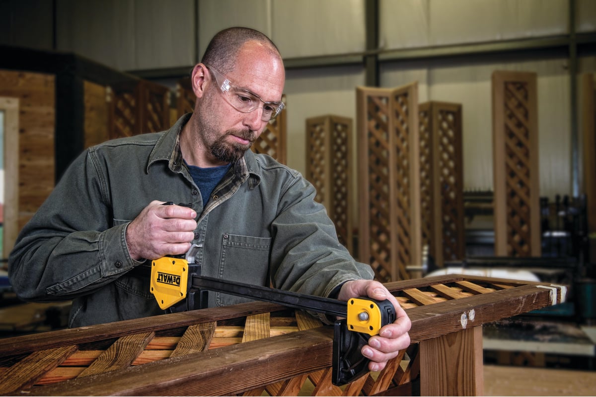 Быстрозажимная струбцина DeWalt XL 600 мм DWHT0-83186