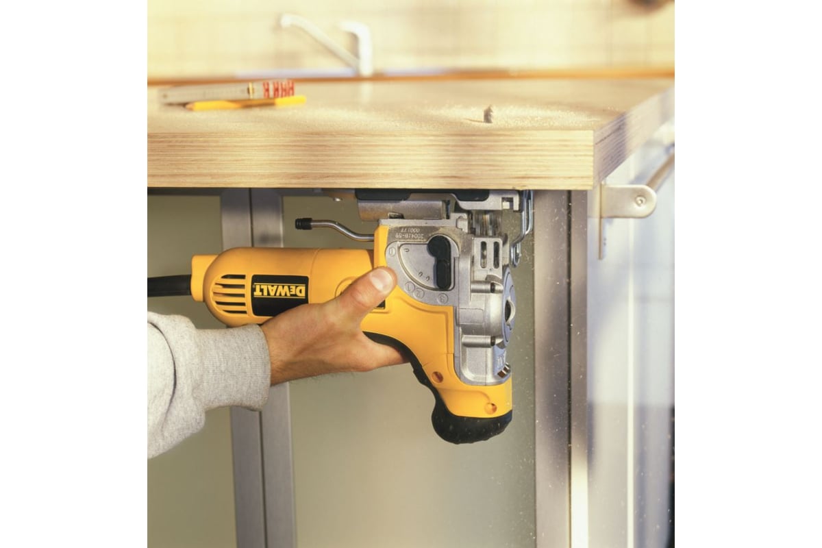Лобзик DeWalt DW 333 K