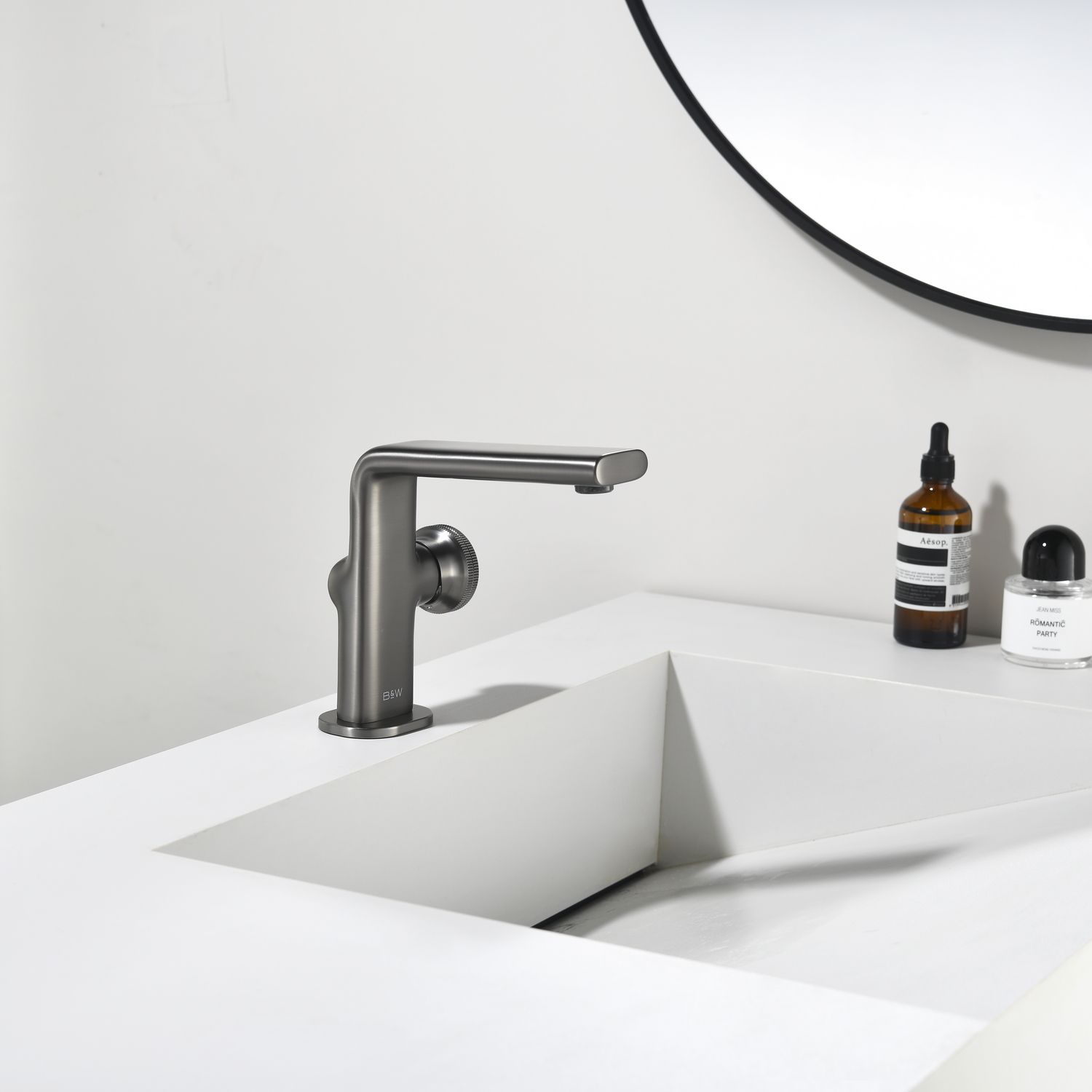 Смеситель для раковины Black&White Gravity GF-7207-GM оружейная сталь