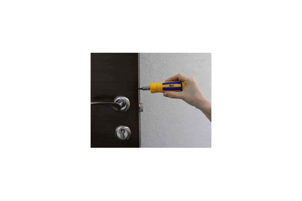 Реверсивная отвертка с битами 12 предметов Kraft KT 700406