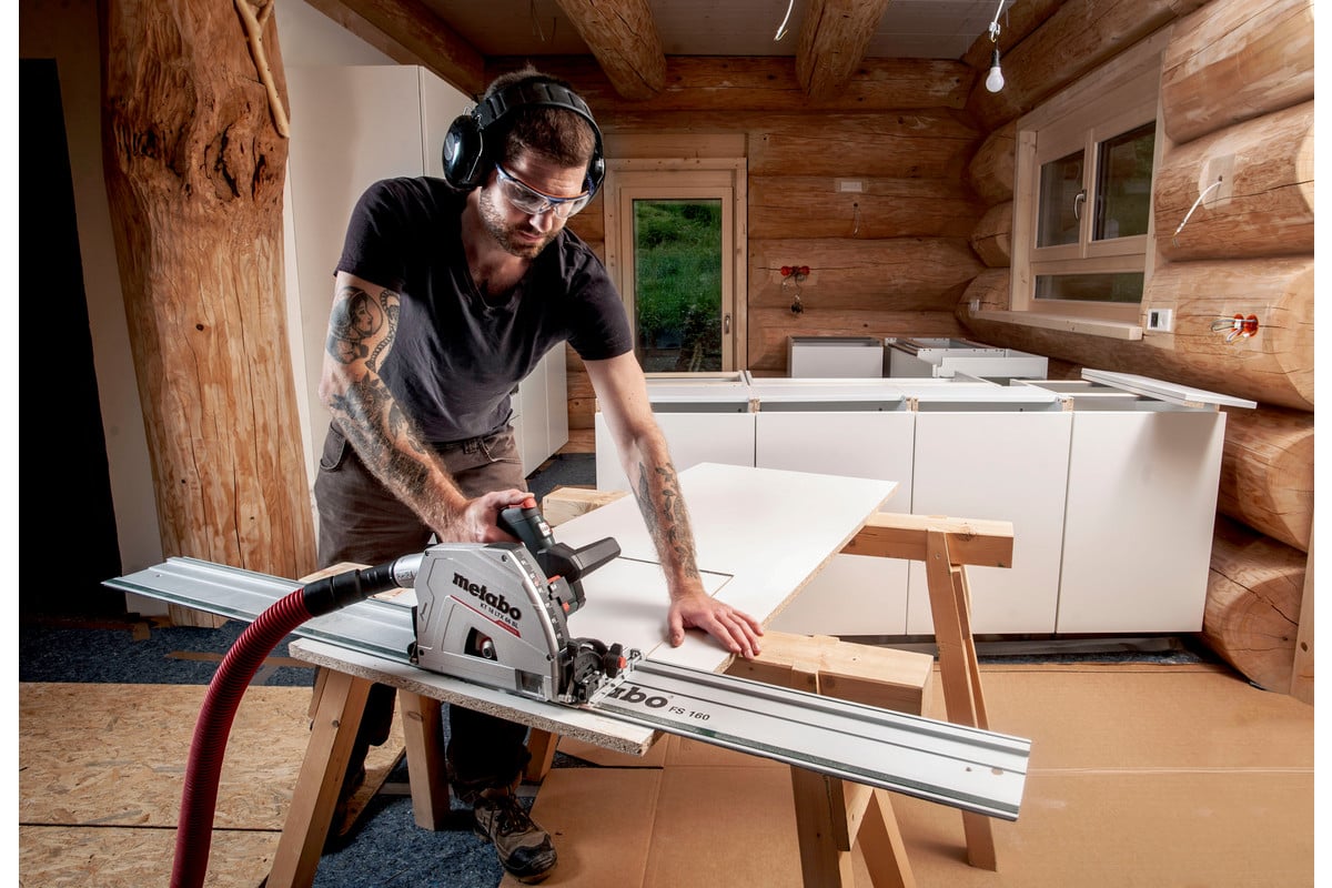 Аккумуляторная погружная пила Metabo KT 18 LTX 66 BL 601866660