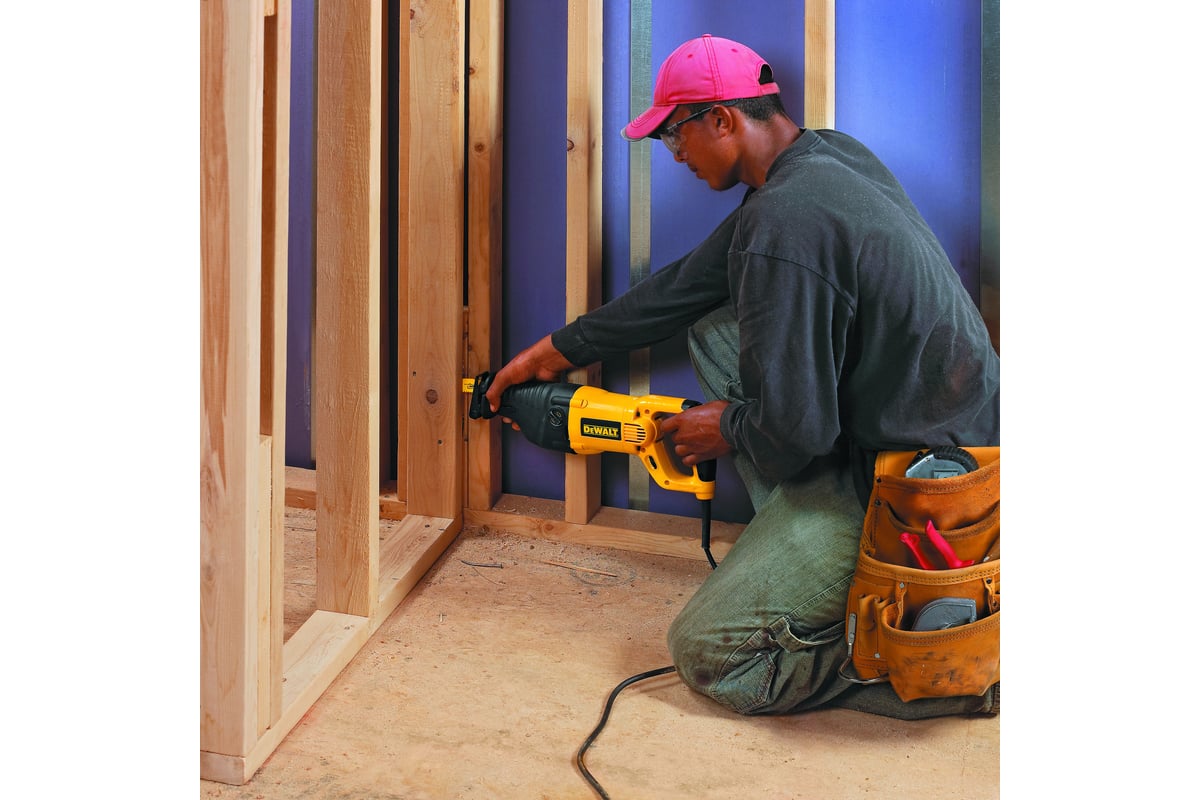 Сабельная пила DeWalt DW 311 К