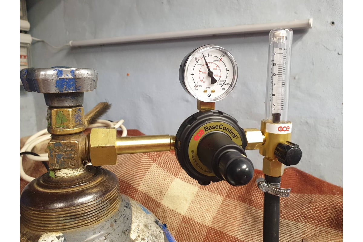 Регулятор для углекислоты и аргона Base Control AR/CO2 с ротаметром GCE 0870460