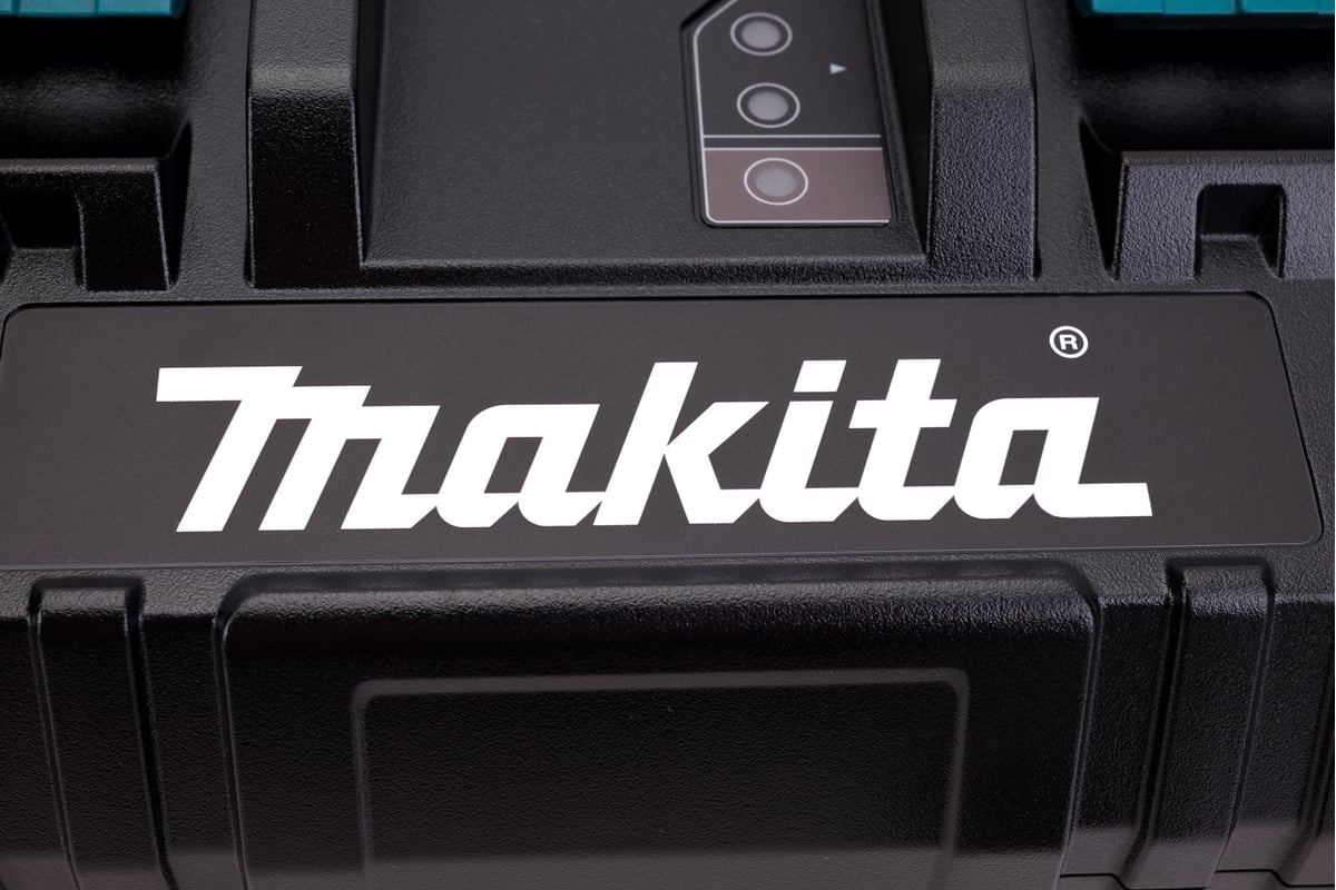 Аккумулятор 191L75-3 (2 шт; 18В; 5.0 Ач; Li-Ion) с зарядным устройством Makita 199380