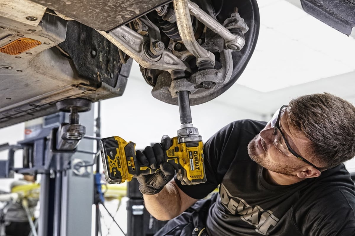 Импульсный гайковерт DeWalt 18.0 В XR DCF894P2-QW