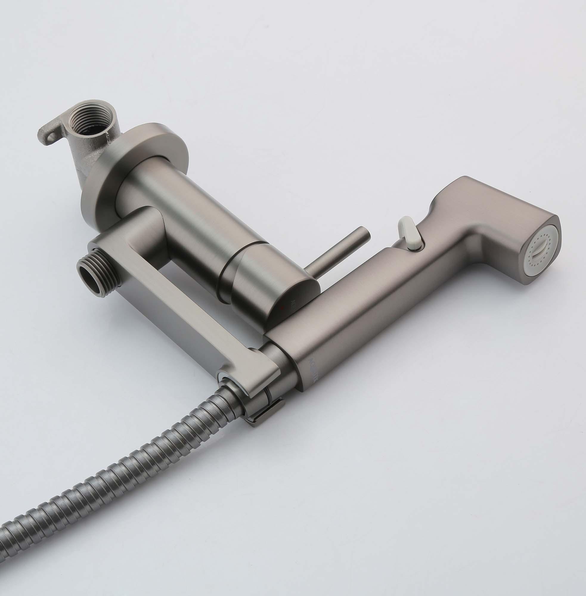 Смеситель Aquatek Ника AQ1819BGM с гигиеническим душем, оружейная сталь Смеситель Aquatek Ника AQ1819BGM с гигиеническим душем, оружейная сталь