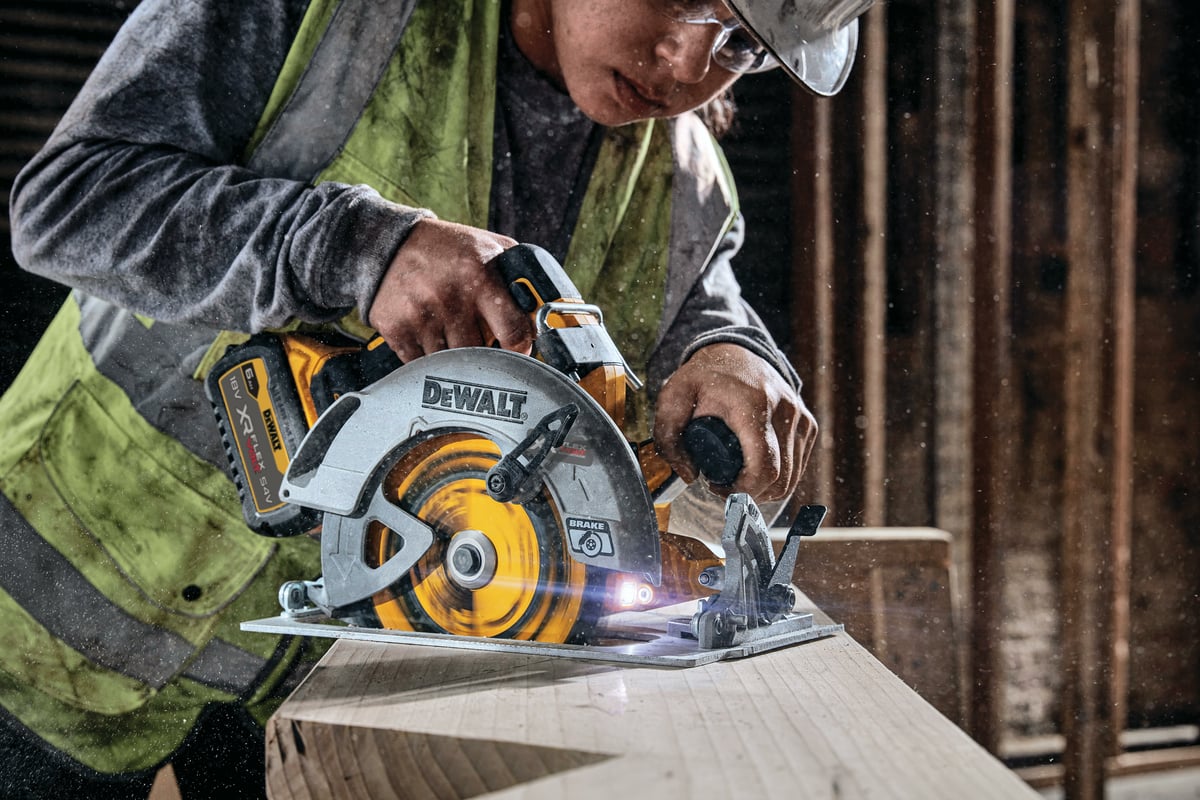 Дисковая пила DeWalt 18 В XR FLEXVOLT ADVANTAGE DCS573NT-XJ
