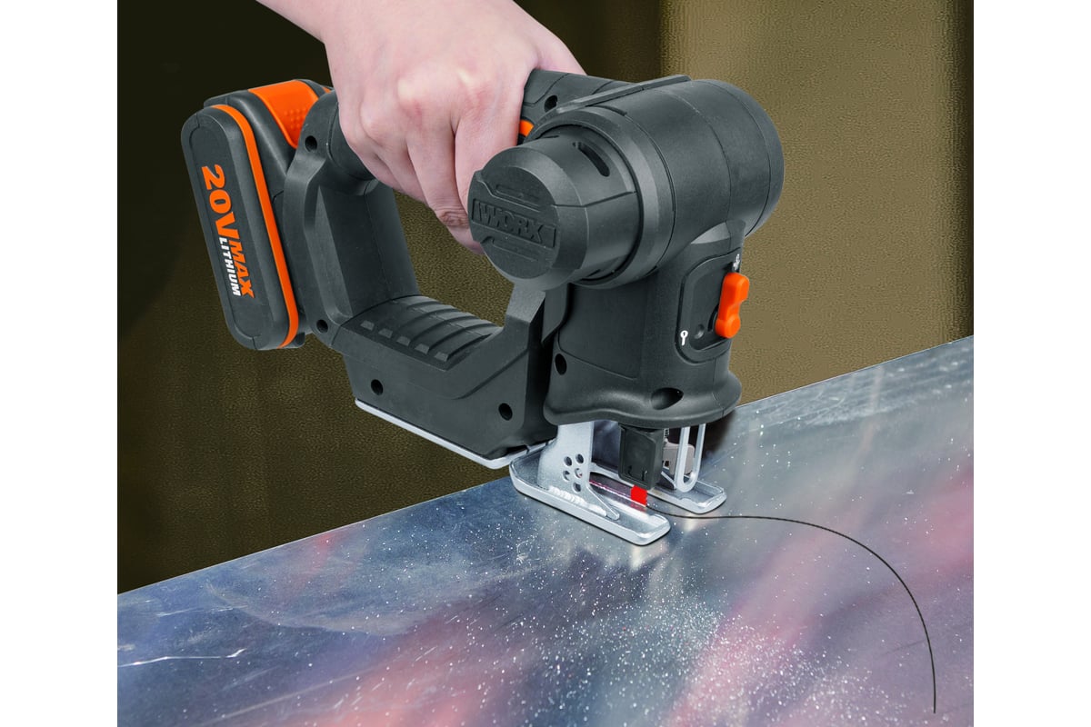 Аккумуляторный лобзик/сабельная пила Worx Axis WX550.9