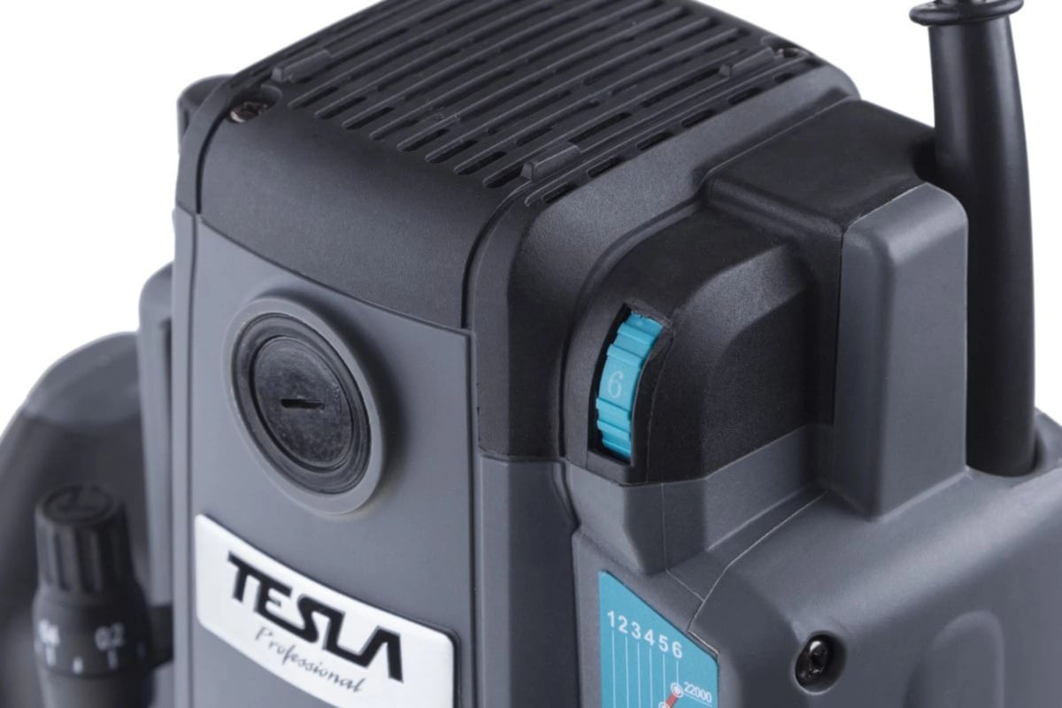 Фрезер Tesla TRE2200 2200Вт 9000-22000об/мин, 6-12мм, ход 75 мм 621404