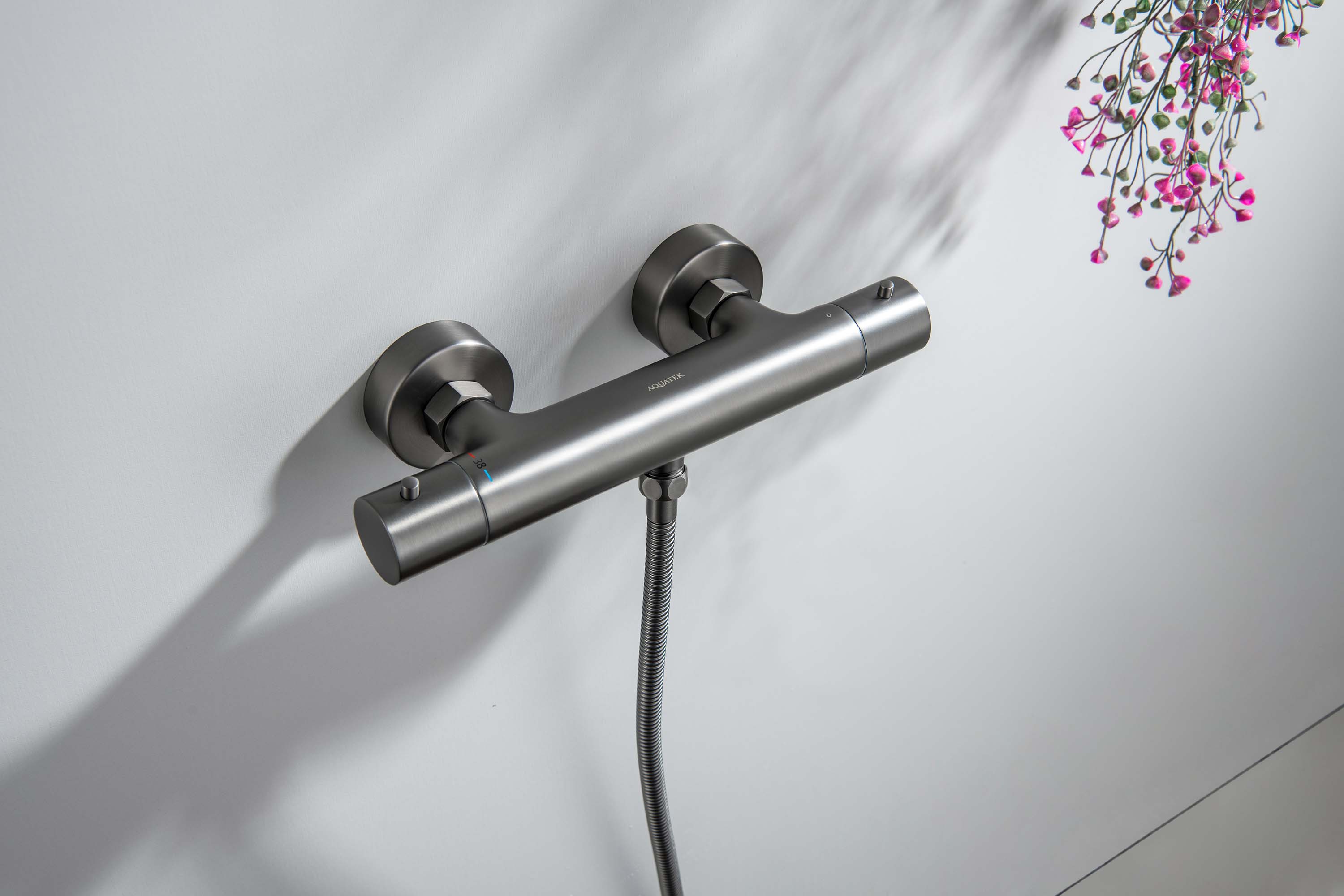 Смеситель для душа Aquatek Европа AQ1363BGM термостат, оружейная сталь