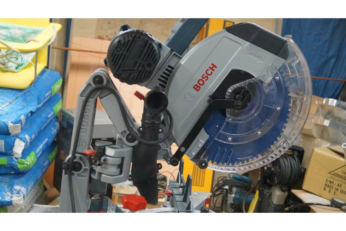 Торцовочная пила Bosch GCM 12 GDL 0.601.B23.600