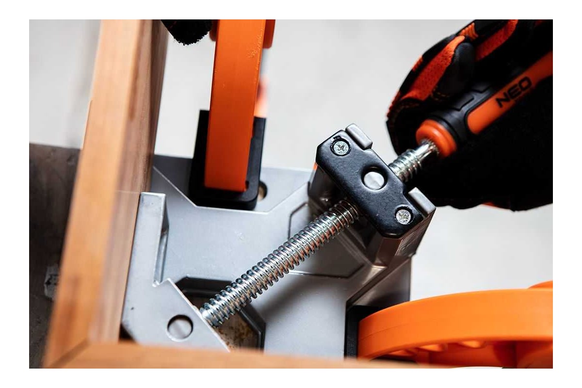 Угловой зажим Neo Tools 45-490