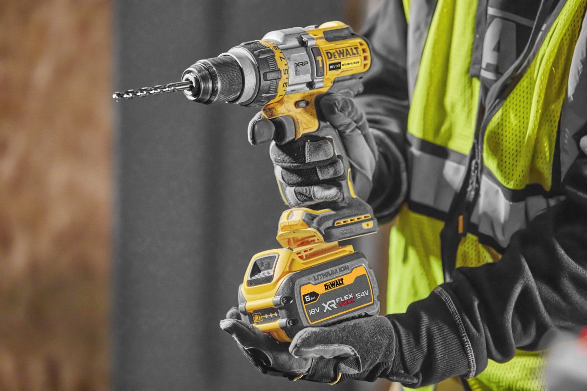Ударная дрель-шуруповерт DeWalt 18 В XR FLEXVOLT ADVANTAGE XRP DCD999NT-XJ