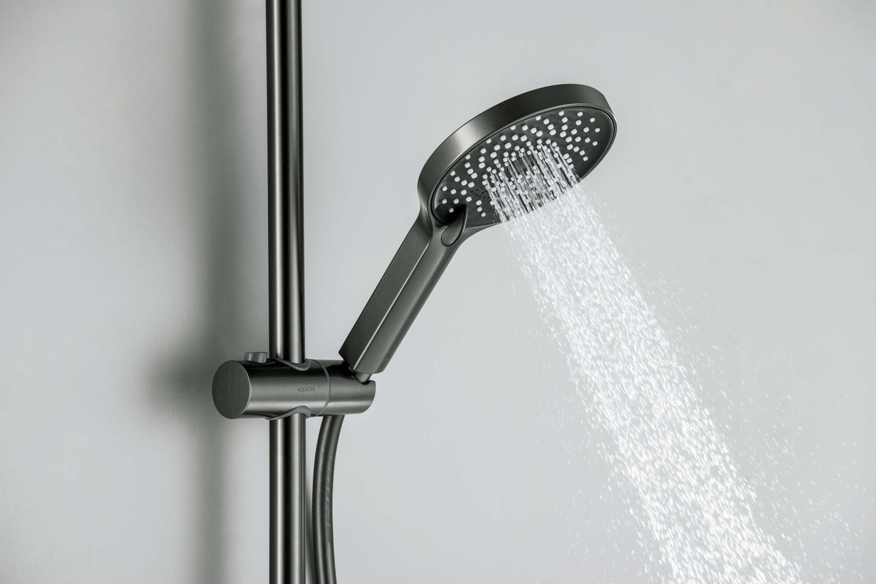 Душевой гарнитур Aquatek Лугано AQ2022BGM оружейная сталь Душевой гарнитур Aquatek Лугано AQ2022BGM оружейная сталь